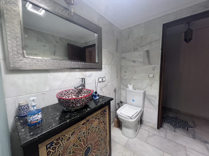 Bathroom 5, Riad Fez Mahal, Fès