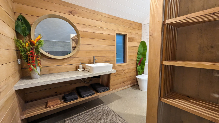 Bathroom 3, Bombua Beach House, South East Santo
