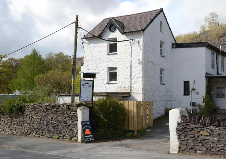 Others 5, Gallt y Glyn Hostel, Gwynedd