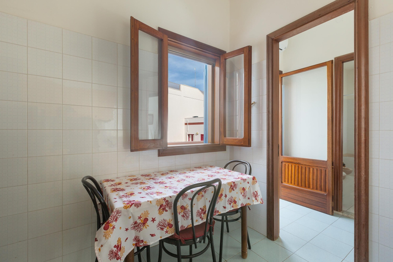 Dining room, 3678 A Casa di Vito by Barbarhouse, Lecce