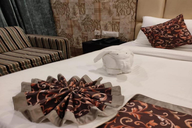 Bedroom 2, Q Saina's S K Regency, Tehri Garhwal