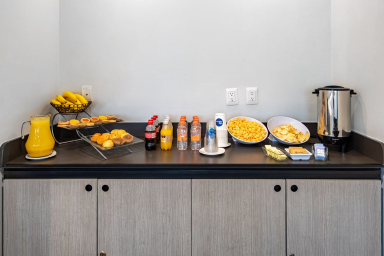 Food & Drinks 5, City Express Junior by Marriott Toluca Aeropuerto, Otzolotepec