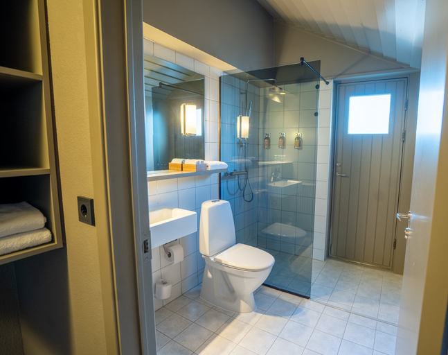 Bathroom 4, The Hill Hotel at Flúðir, Hrunamannahreppur