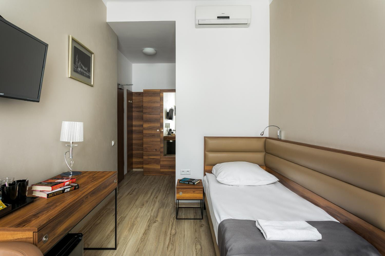 Bedroom 2, G12 Aparthotel, Kraków City