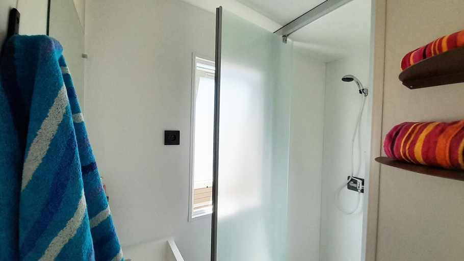 Bathroom 4, Camping Tikayan Les Palmiers, Var