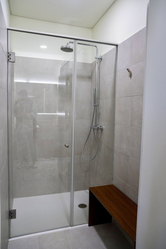 Bathroom 3, Sky PDL, Ponta Delgada