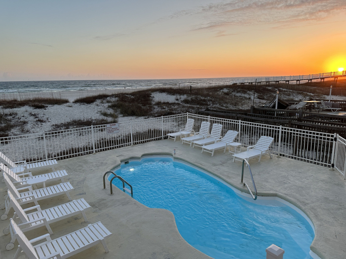 Sport & Beauty 5, Gulf Shores Duplex B Beachfront Pool 4bd, Baldwin