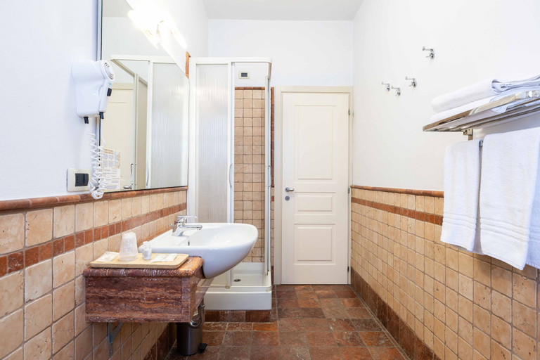 Bathroom 3, La Fertè Hotel, Asti