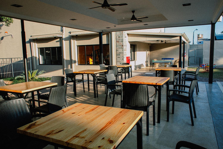 Food & Drinks 5, Howard Johnson Yerba Buena, Yerba Buena