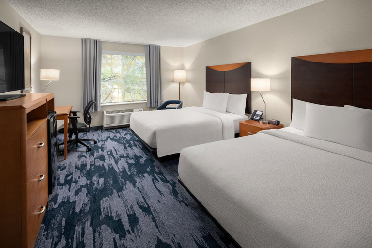 Bedroom 4, Fairfield Inn & Suites by Marriott Beaverton, Washington