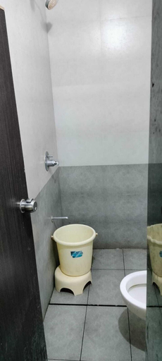 Bathroom 4, Hotel Shakti, Devbhumi Dwarka
