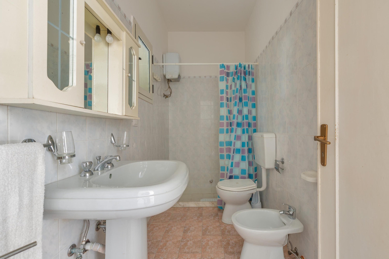 Bathroom 5, 3679 Mono Le Vele, Lecce