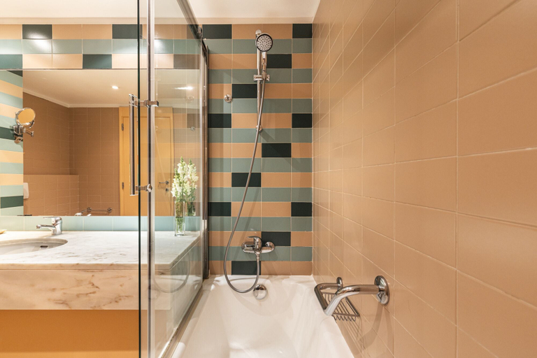Bathroom 4, Hotel Roma, Lisbon