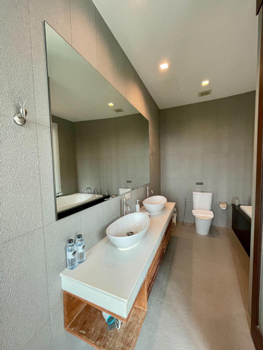 Bathroom 5