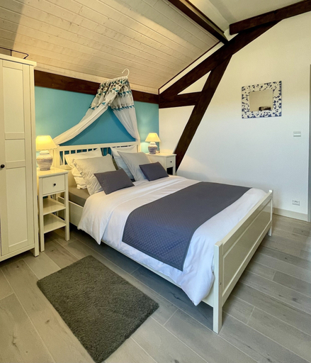 Bedroom 4, L'Oustaloise, Hérault