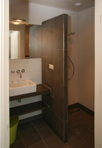 Bathroom 4, de Huttert Opkamer, Raalte