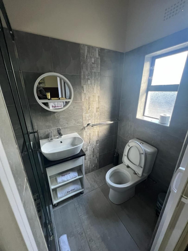 Bathroom 3, Signature Lodge, Gweru