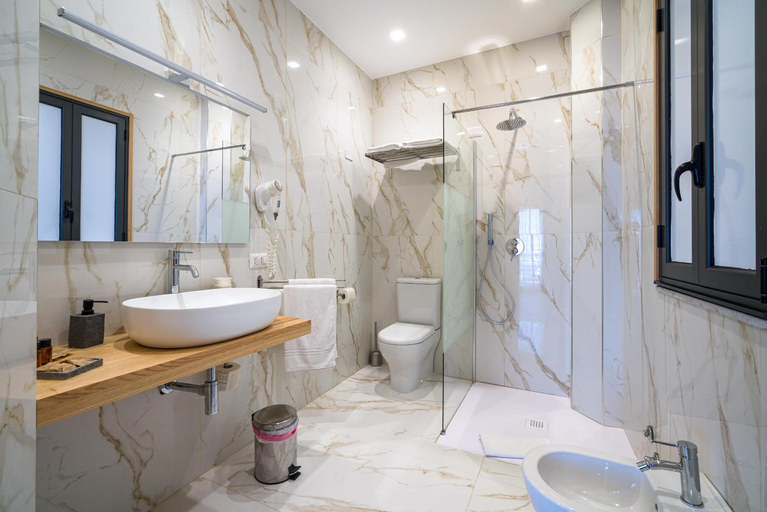Bathroom 5, Taormina Palace Hotel - 4 stars, Messina