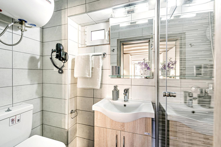 Bathroom 3, Ionian Citizen Studio, Ionian Islands
