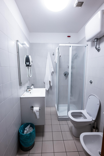 Bathroom 5, DOMUS in PANTHEON, Rome