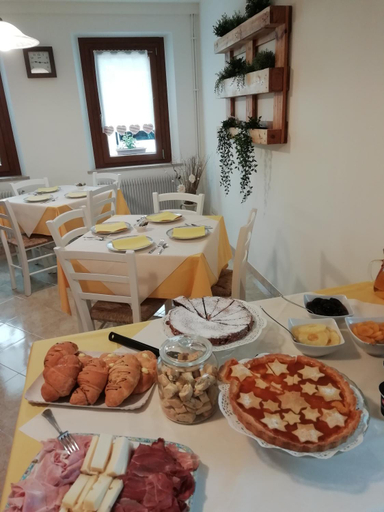 Food & Drinks