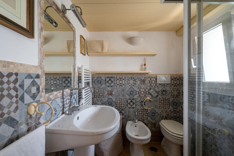 Bathroom 5, 3685 Casale San Giusi by Perle di Puglia, Brindisi