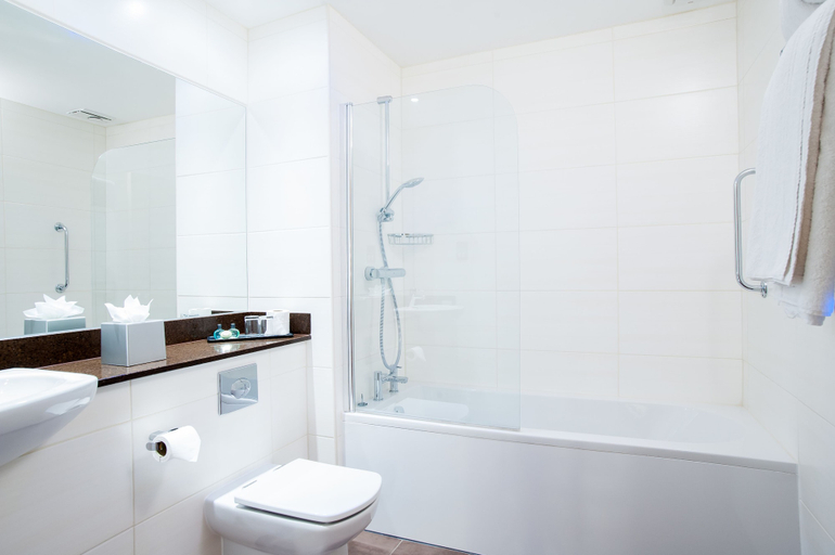 Bathroom 4, The Abbey Hotel Golf & Spa, Worcestershire