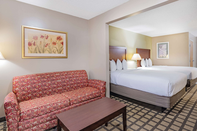 Bedroom 3, Baymont by Wyndham Gurnee, Lake