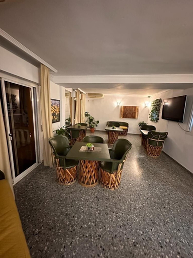 Others 4, Hostal San Felipe, Málaga