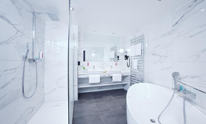Bathroom 5, Hotel ESPERANTO Kongress- und Kulturzentrum Fulda, Fulda
