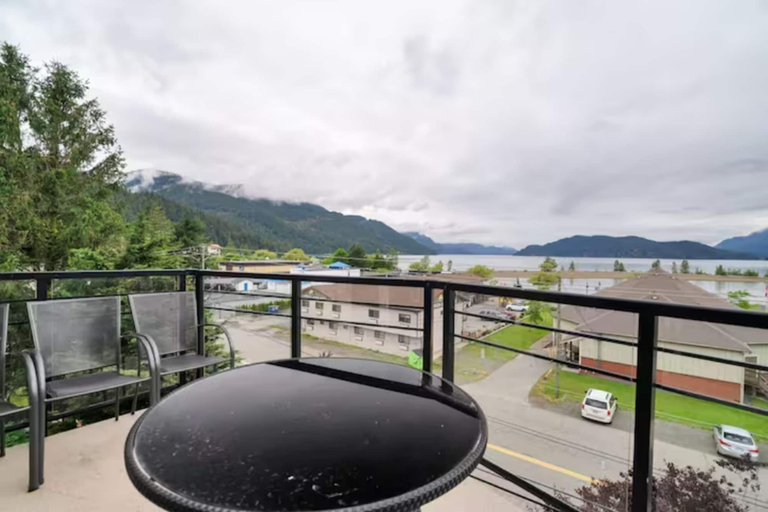Others 5, Lakeview Splendor 7BR Penthouse Bliss, Fraser Valley