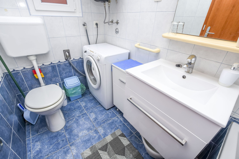 Bathroom 2, Apartments Vladimir, Primošten