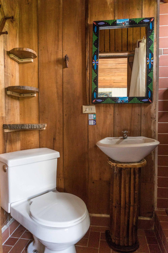 Bathroom 4, Hotel El Abrazo del Arbol, San Miguel de los Bancos