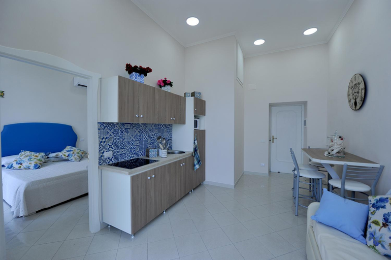 Others 5, Mavi Apartments, Napoli