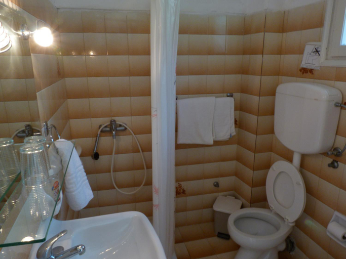 Bathroom, Helios Splendid, Ionian Islands