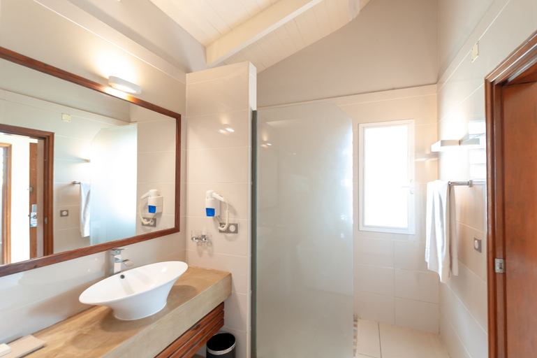 Bathroom 4, Palm Beach Resort & Spa, Diana