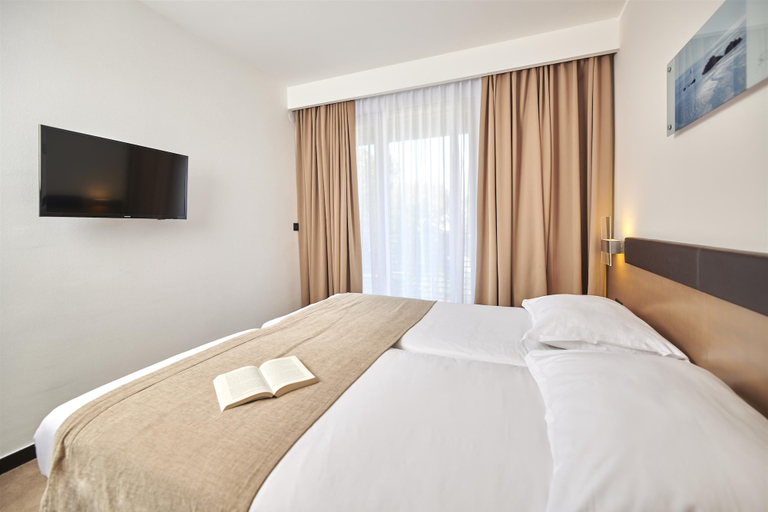 Bedroom 3, Hotel Molindrio Plava Laguna, Vrsar