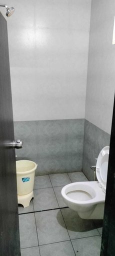 Bathroom 3, Hotel Shakti, Devbhumi Dwarka