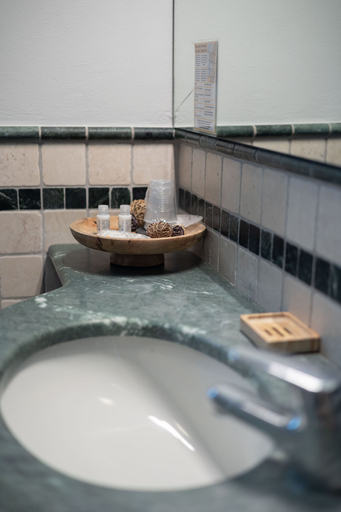 Bathroom 3, La Fertè Hotel, Asti