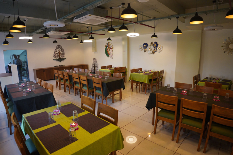 Food & Drinks, Diganta Resort, Kheda