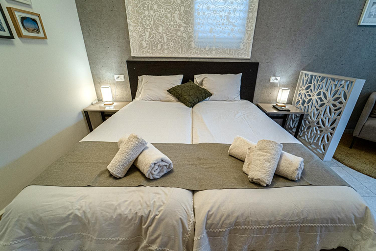 Bedroom, Rom HaTayelet