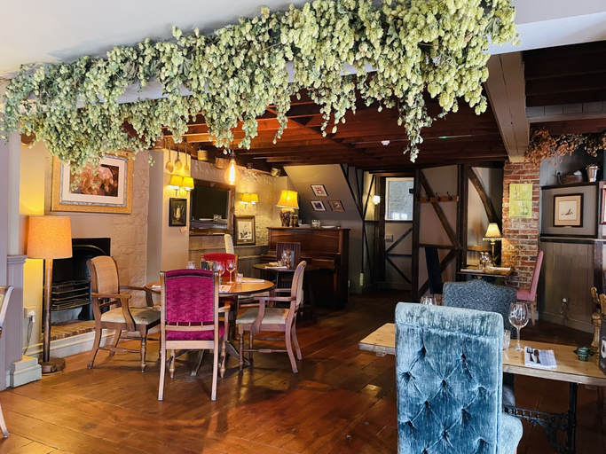 Food & Drinks 5, Greyhound Inn, Dorset