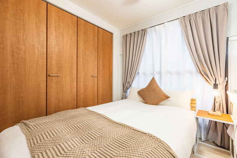 Bedroom 2, Rosso, Osaka
