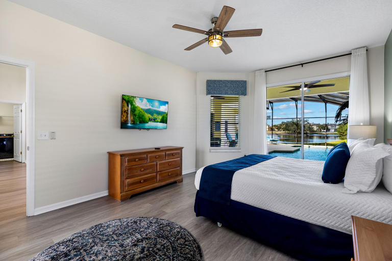 Bedroom 1, Hills Bay Retreat, Polk