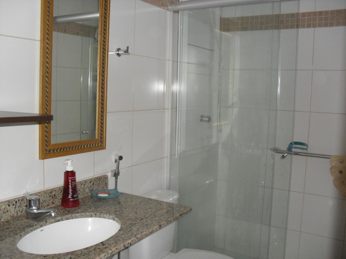Bathroom, Flat em Resort incrivel a 10 min da Esplanada, STF e PGR, Brasília