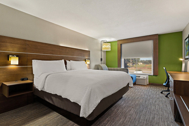 Bedroom 5, Holiday Inn Express & Suites OKMULGEE, Okmulgee