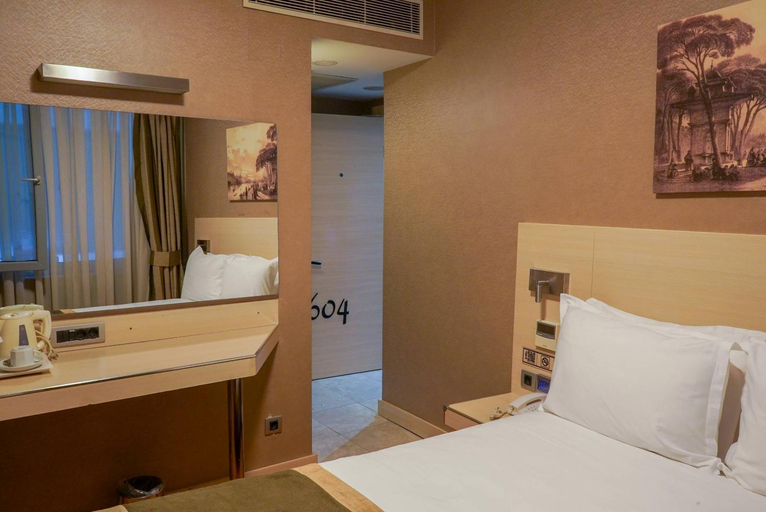 Bedroom 4, Troya Hotel, Beyoğlu