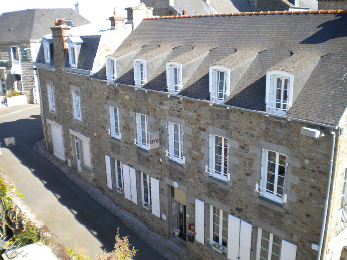 Exterior & Views 2, Hotel le Lion d'or, Côtes-d'Armor