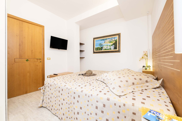 Room 2, 3365 A Casa di Anna - Ilaria by Barbarhouse, Foggia