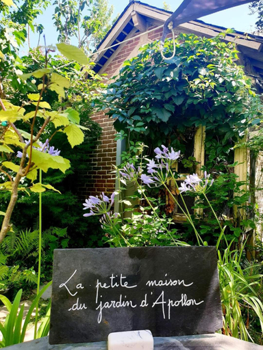 Others 4, La petite maison du jardin d'Apollon, Essonne